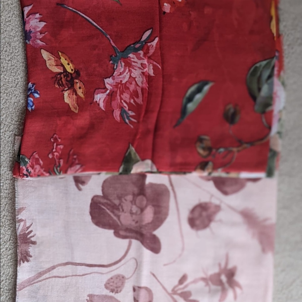 Luxurious cashmere scarfs/Wraps